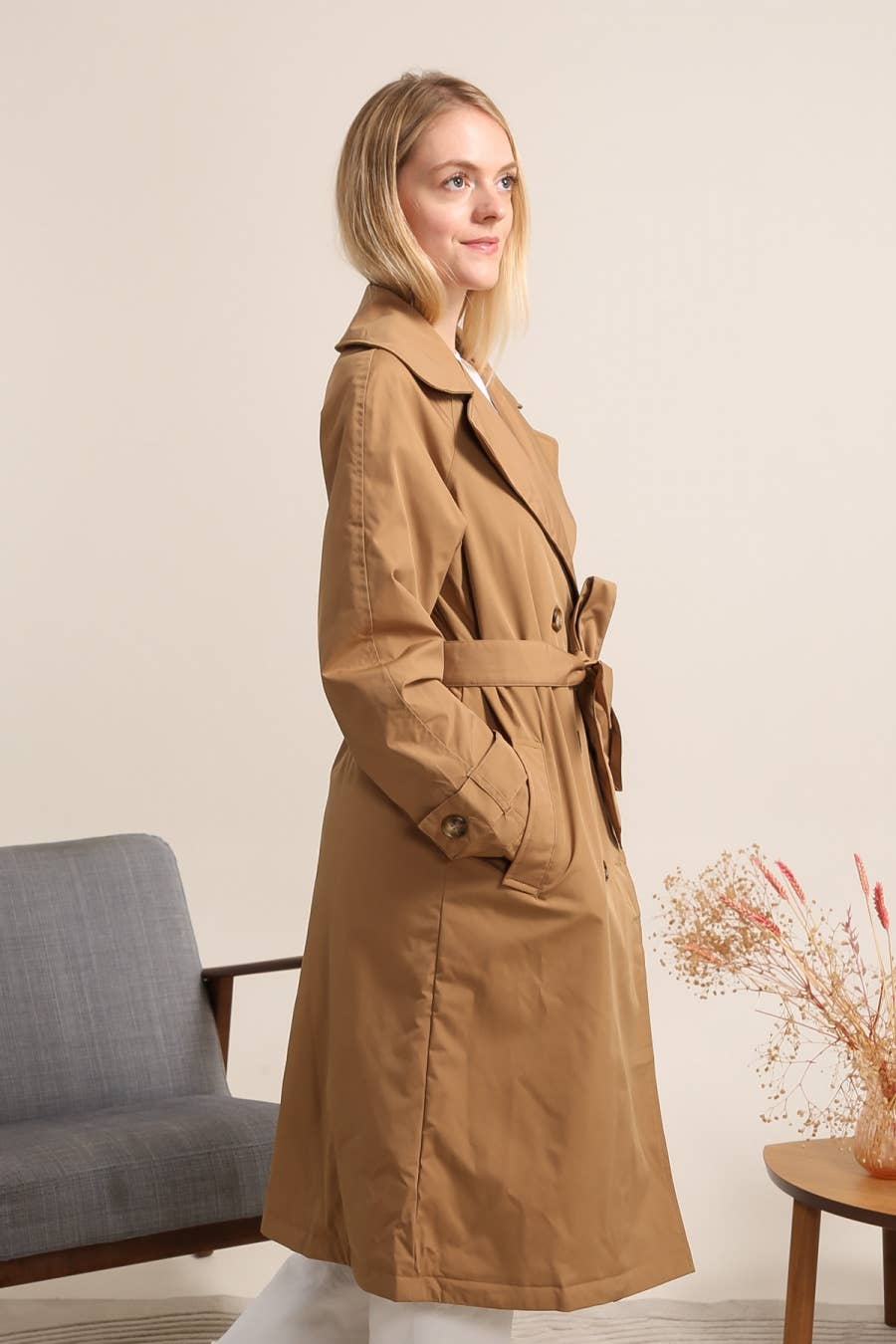 Long waterproof trench coat with light padding